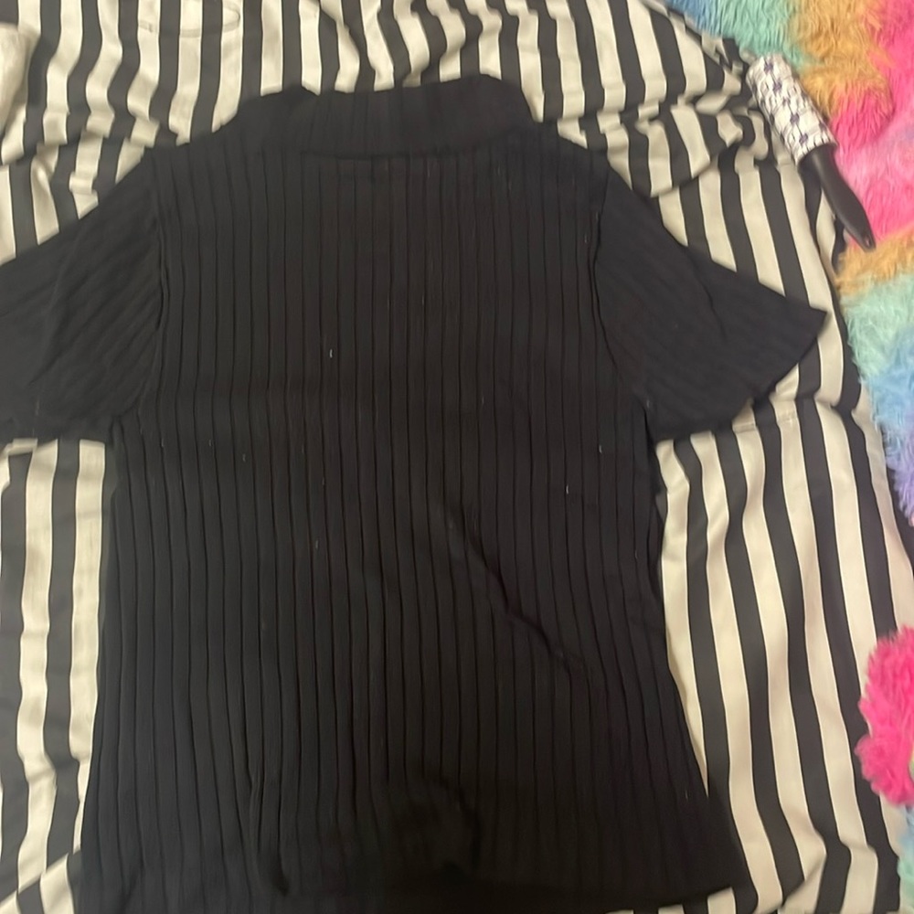 Black skin tight tee size L